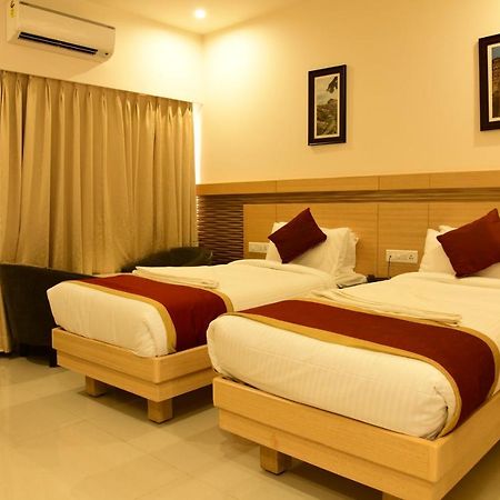 Hotel U.T.Elite บังกาลอร์ ภายนอก รูปภาพ