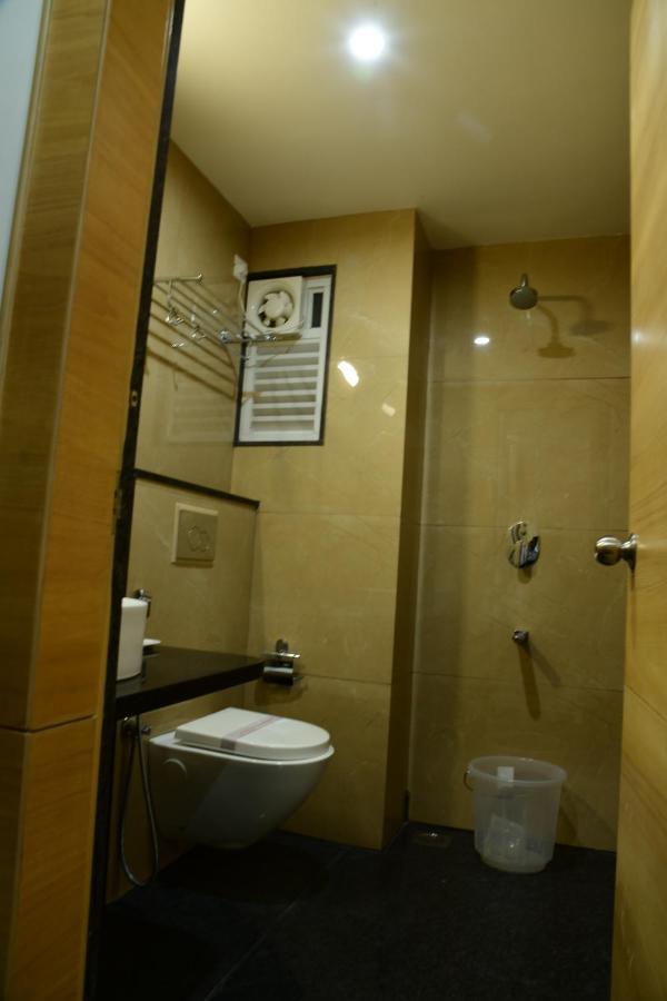 Hotel U.T.Elite บังกาลอร์ ภายนอก รูปภาพ