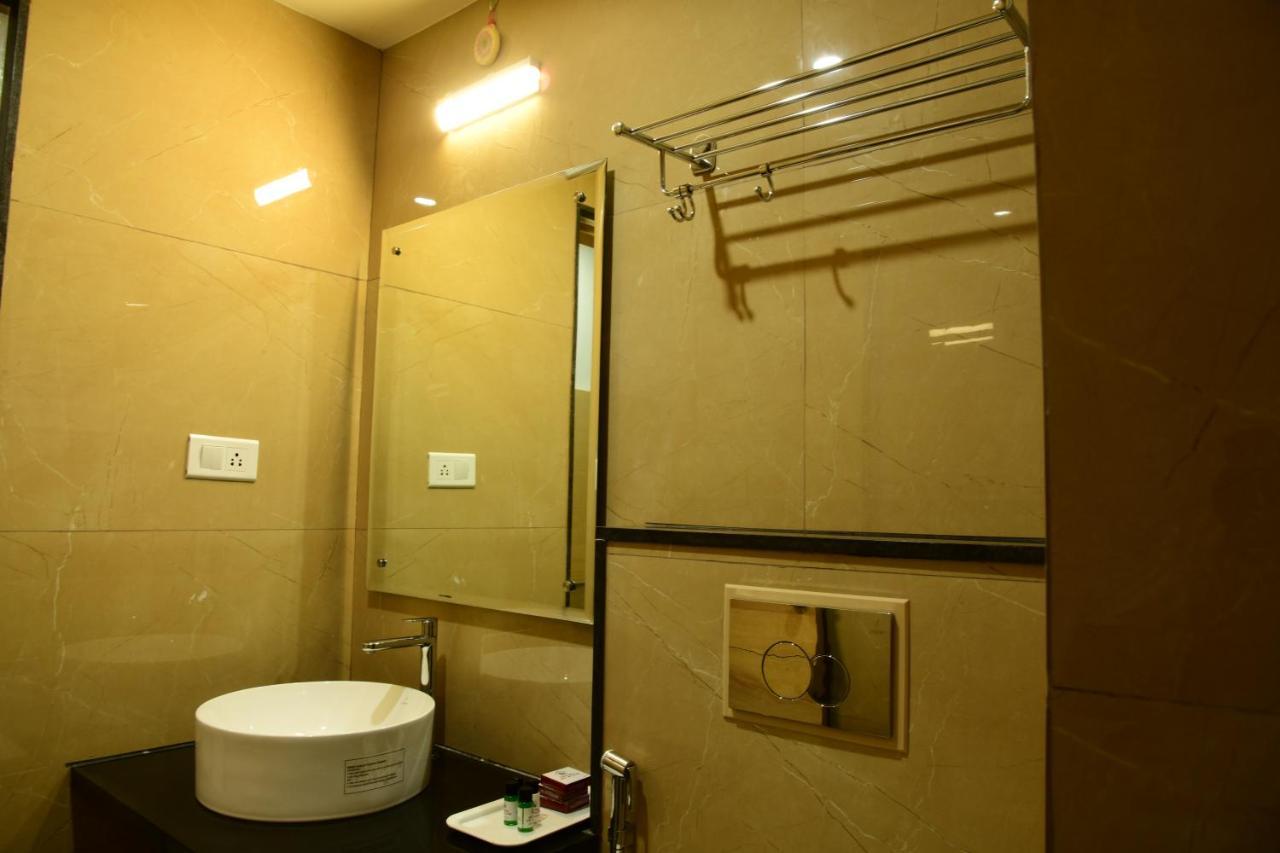 Hotel U.T.Elite บังกาลอร์ ภายนอก รูปภาพ