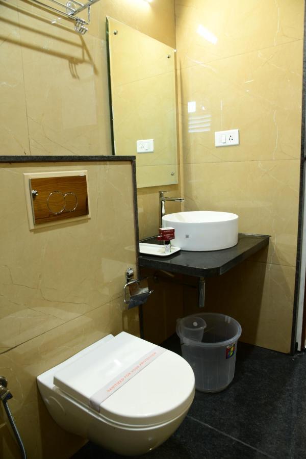 Hotel U.T.Elite บังกาลอร์ ภายนอก รูปภาพ