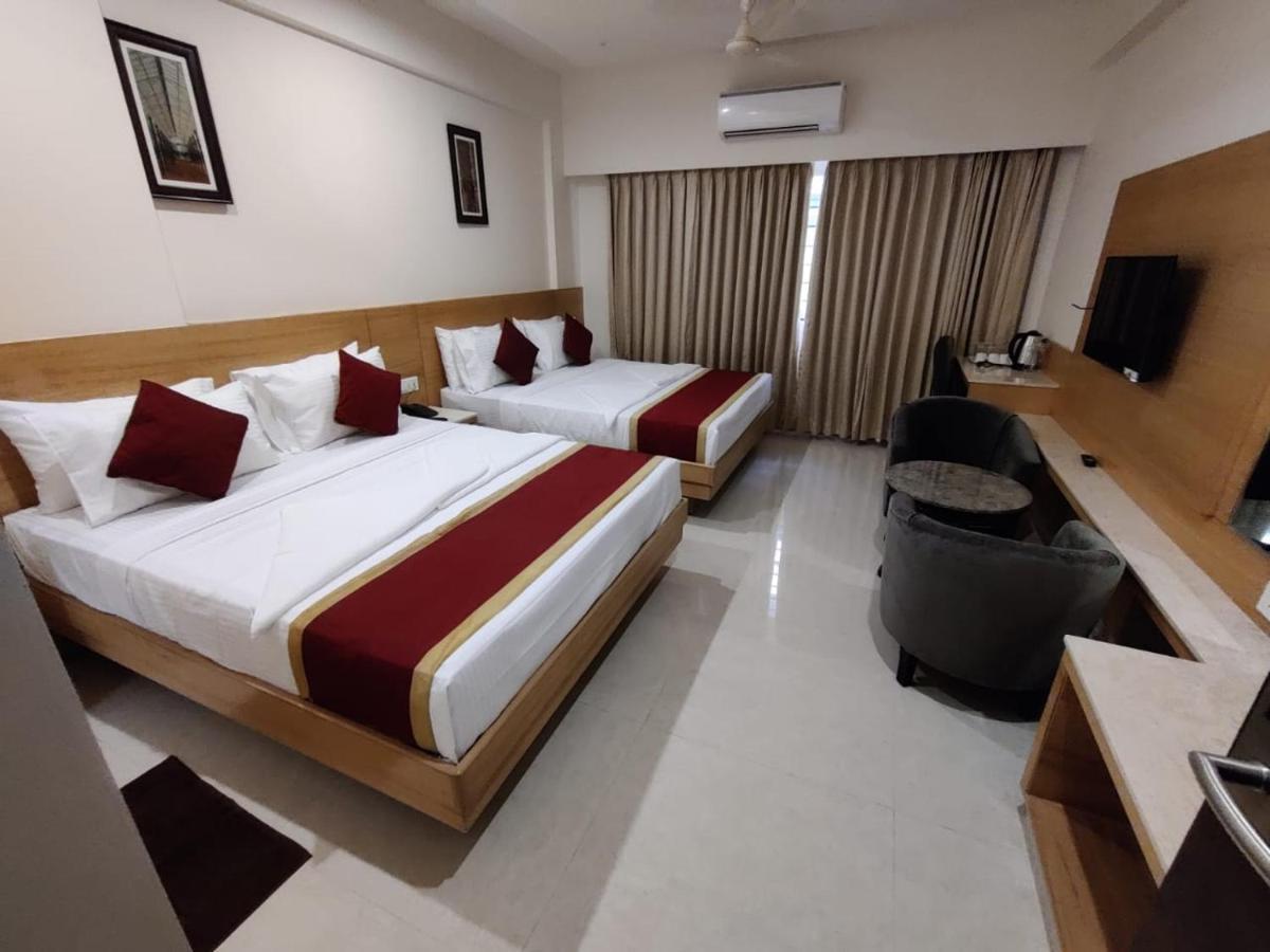 Hotel U.T.Elite บังกาลอร์ ภายนอก รูปภาพ